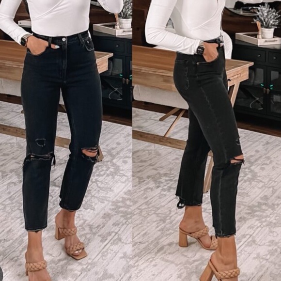 A&F Ultra High Rise Distressed Mom Jean - Picture 3 of 8